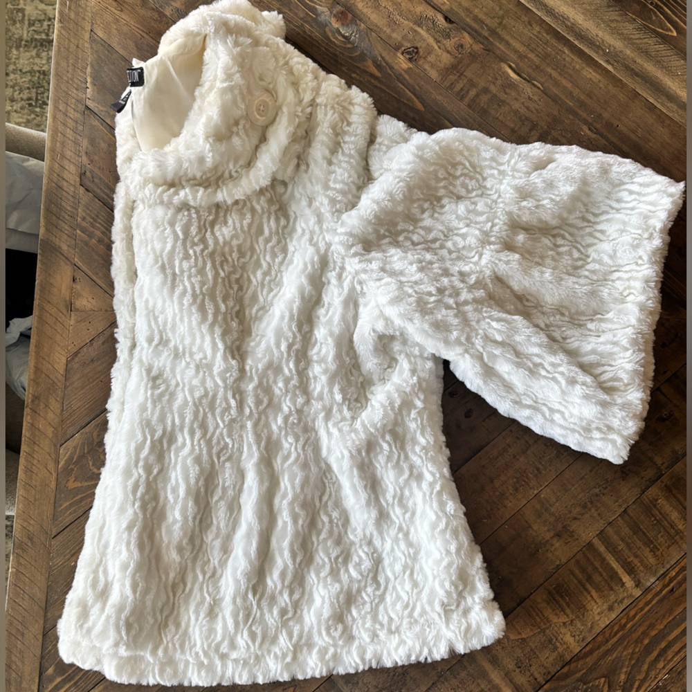 The Pyramid Collection Cream Faux Fur Short Jacket - Picture 2 of 4